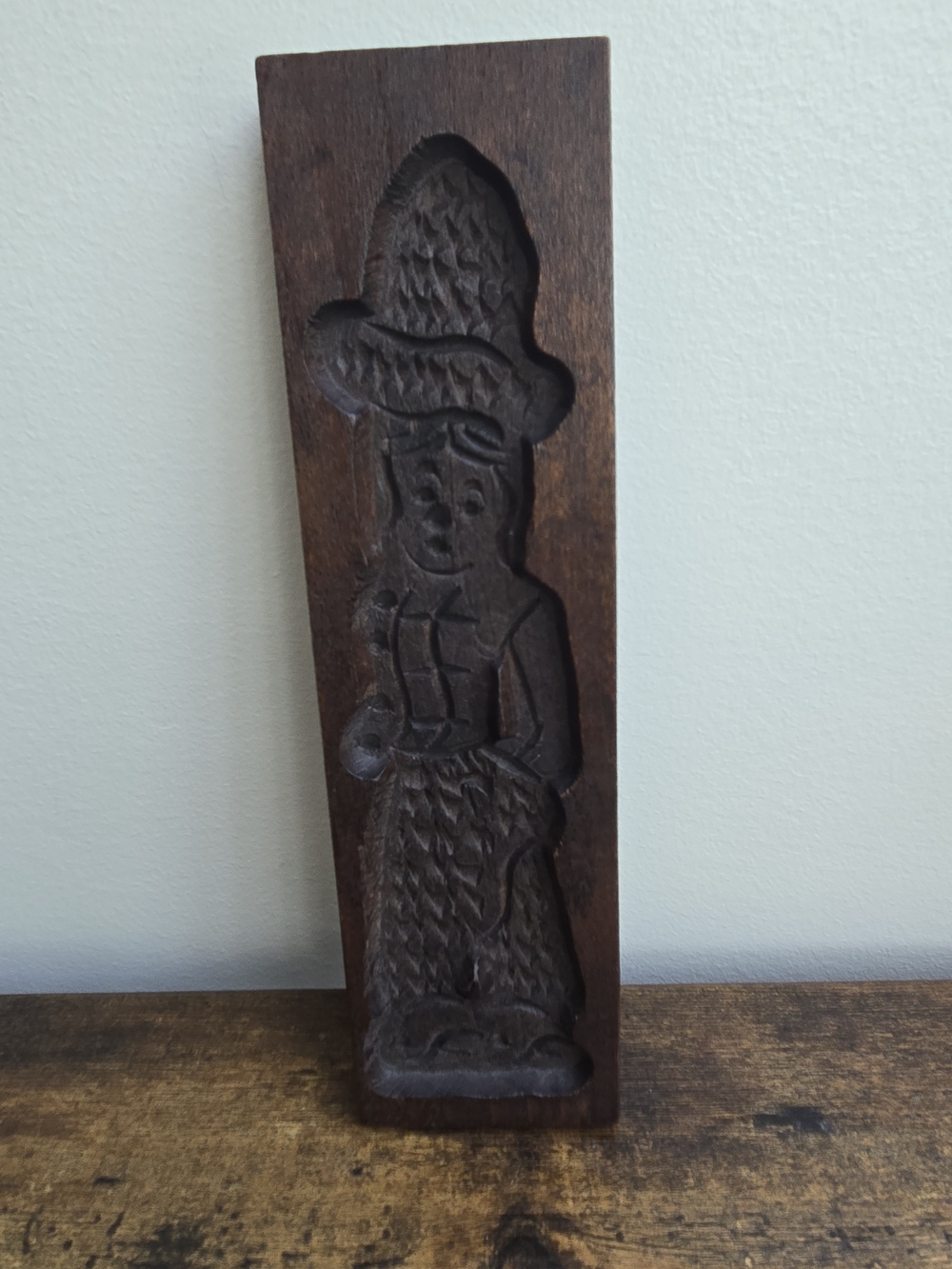 Vintage Hand-Carved Wooden Folk Art Wall Plaque – Rustic Farmer Figure